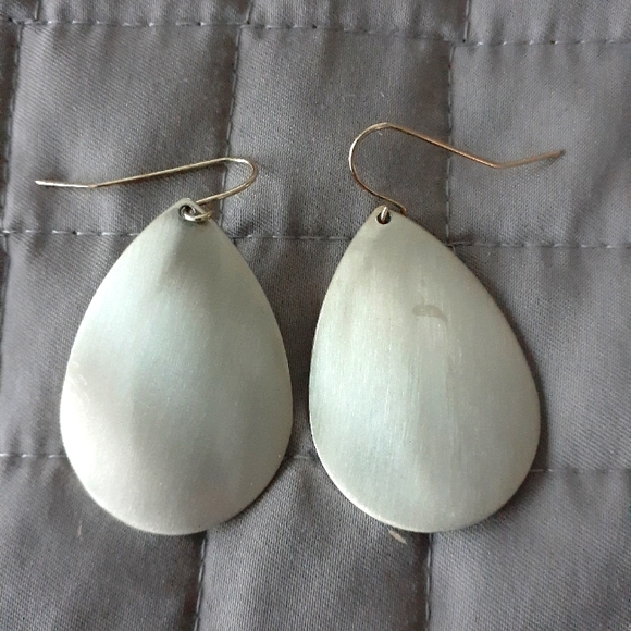 Brushed gold earrings - Picture 1 of 1